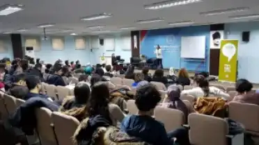 Dünya, Nesil Dönüştürücü Bir Hareketle Yüzleşiyor: Deneyimsel Tasarım Öğretisi