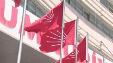 CHP İstanbul İl Yönetimi'nin görevden uzaklaştırılmasına yönelik dava ertelendi
