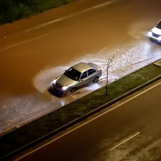 Adana'da Şiddetli Yağış Hayatı Felç Etti