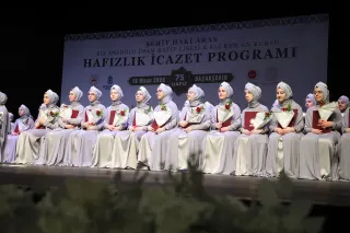 Başakşehir'de 75 Hafız Kız Öğrenciye İcazet Verildi