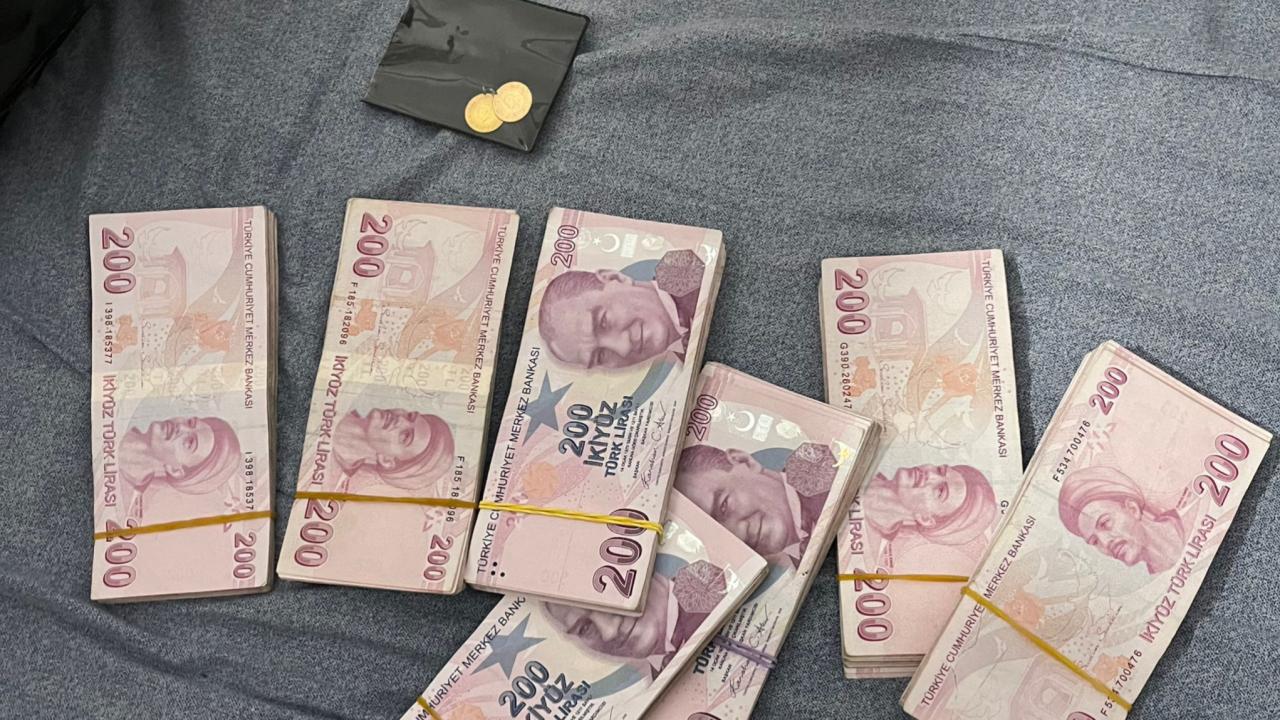 FETÖ'nün Eğitim Yapılanmasına Yönelik İzmir Merkezli Operasyonda 80 Şüpheli Yakalandı