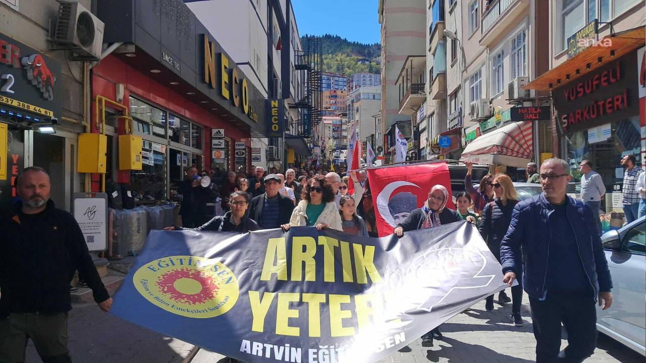 Artvin'de Eğitimde Şiddete Tepki: Bakan İstifaya Çağrıldı