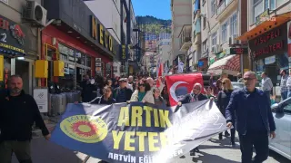 Artvin'de Eğitimde Şiddete Tepki: Bakan İstifaya Çağrıldı